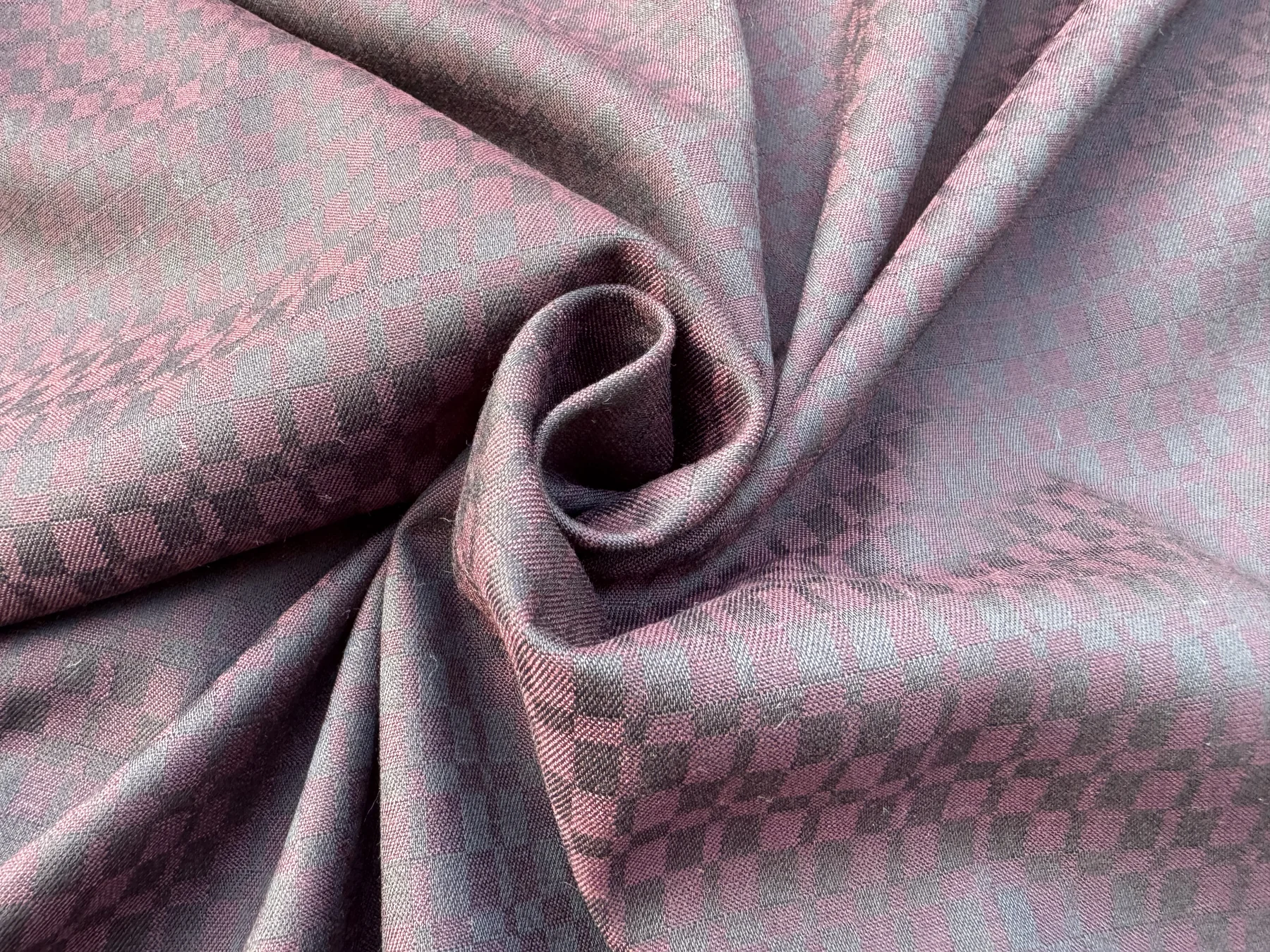 Burgundy Shadow Check Stretch detail 1