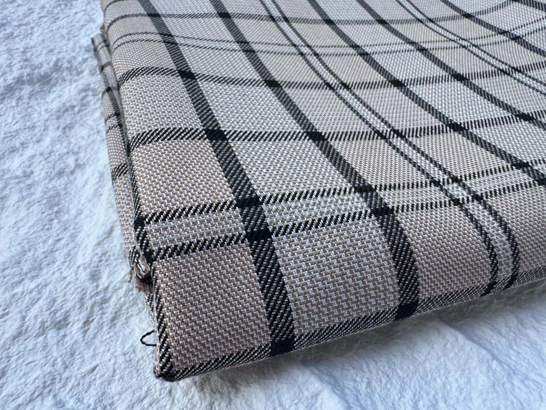 Neutral Glen Check T/R detail 1