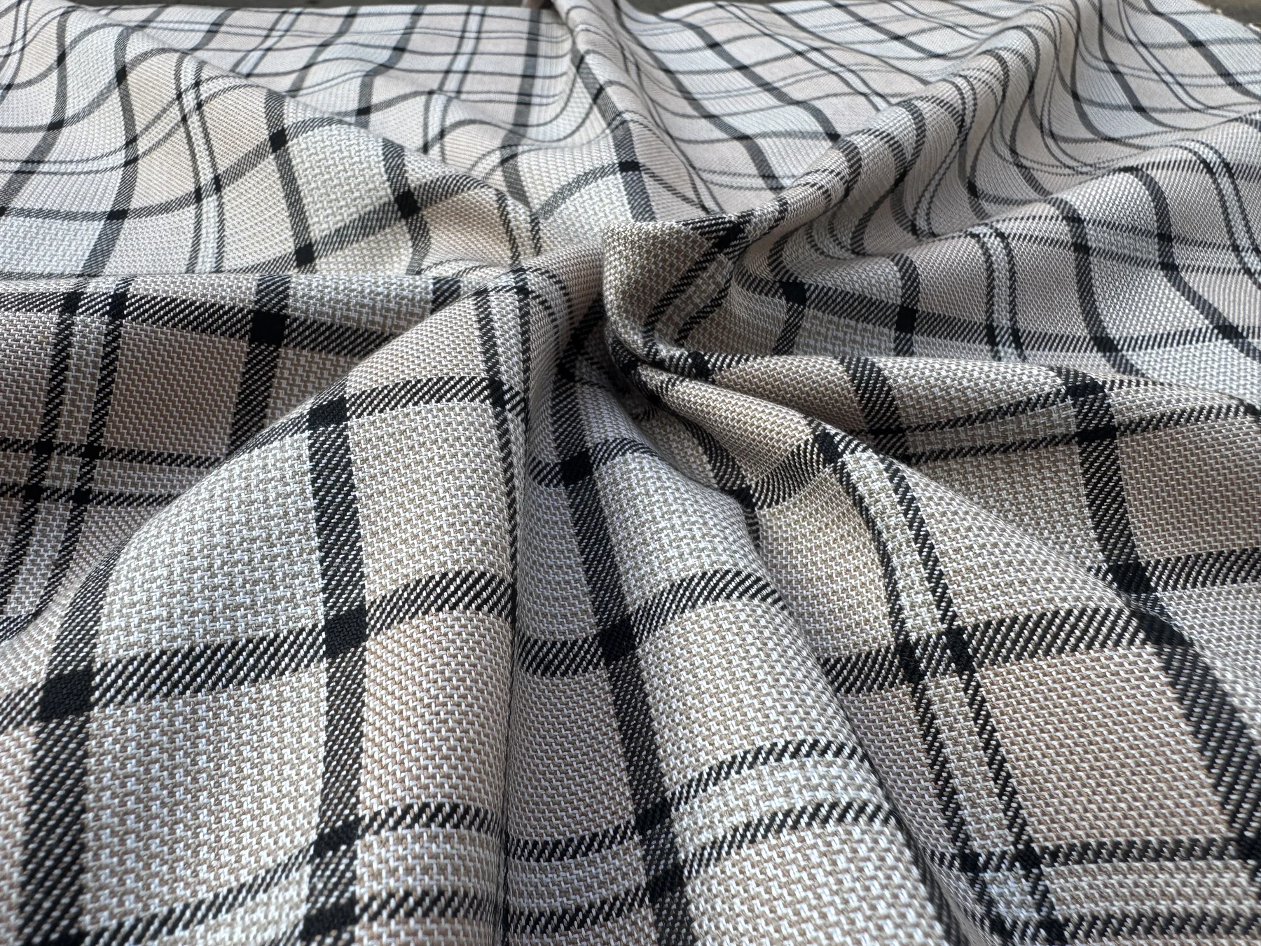 Neutral Glen Check T/R detail 2