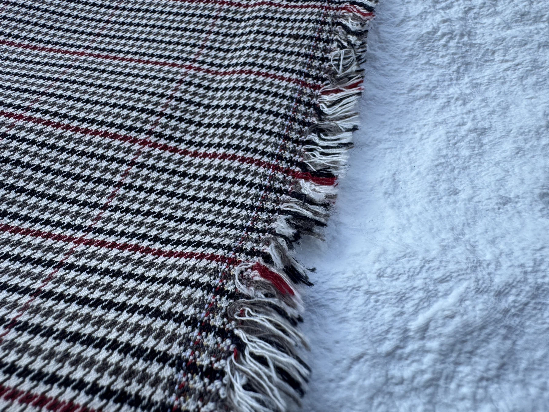 Black & White Houndstooth Stretch detail 1