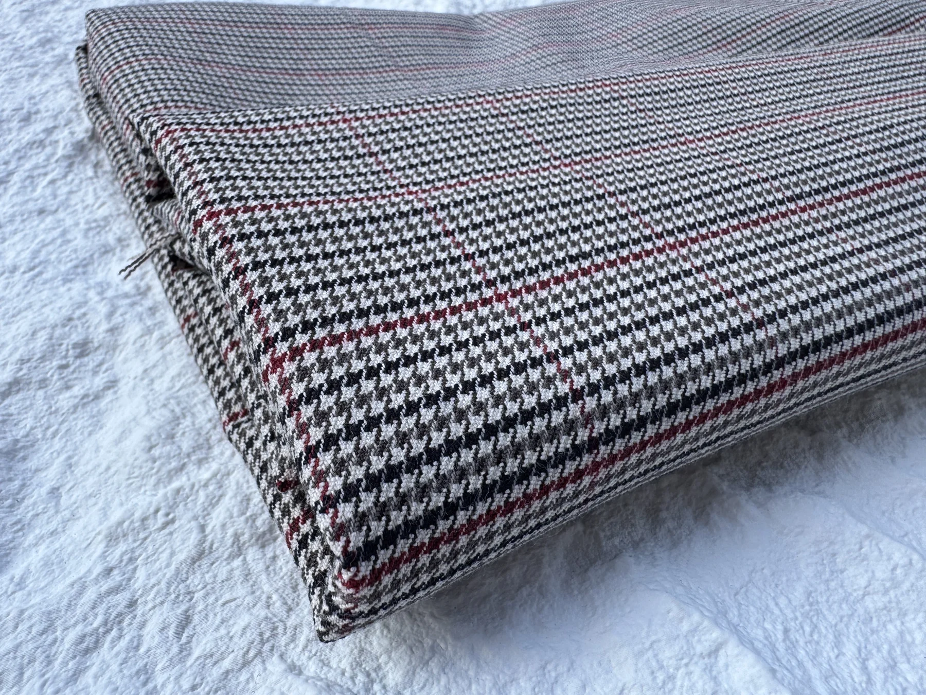 Black & White Houndstooth Stretch detail 2