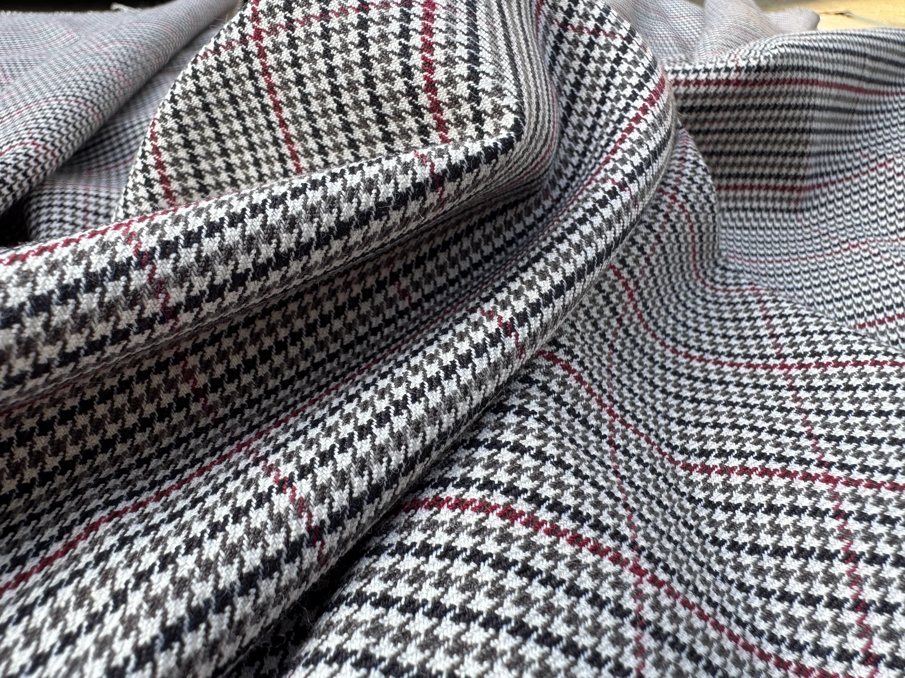 Black & White Houndstooth Stretch fabric